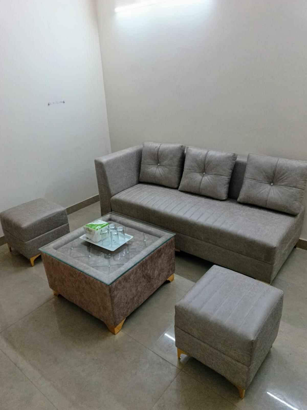 Soooper Hotel Gurgaon Buitenkant foto